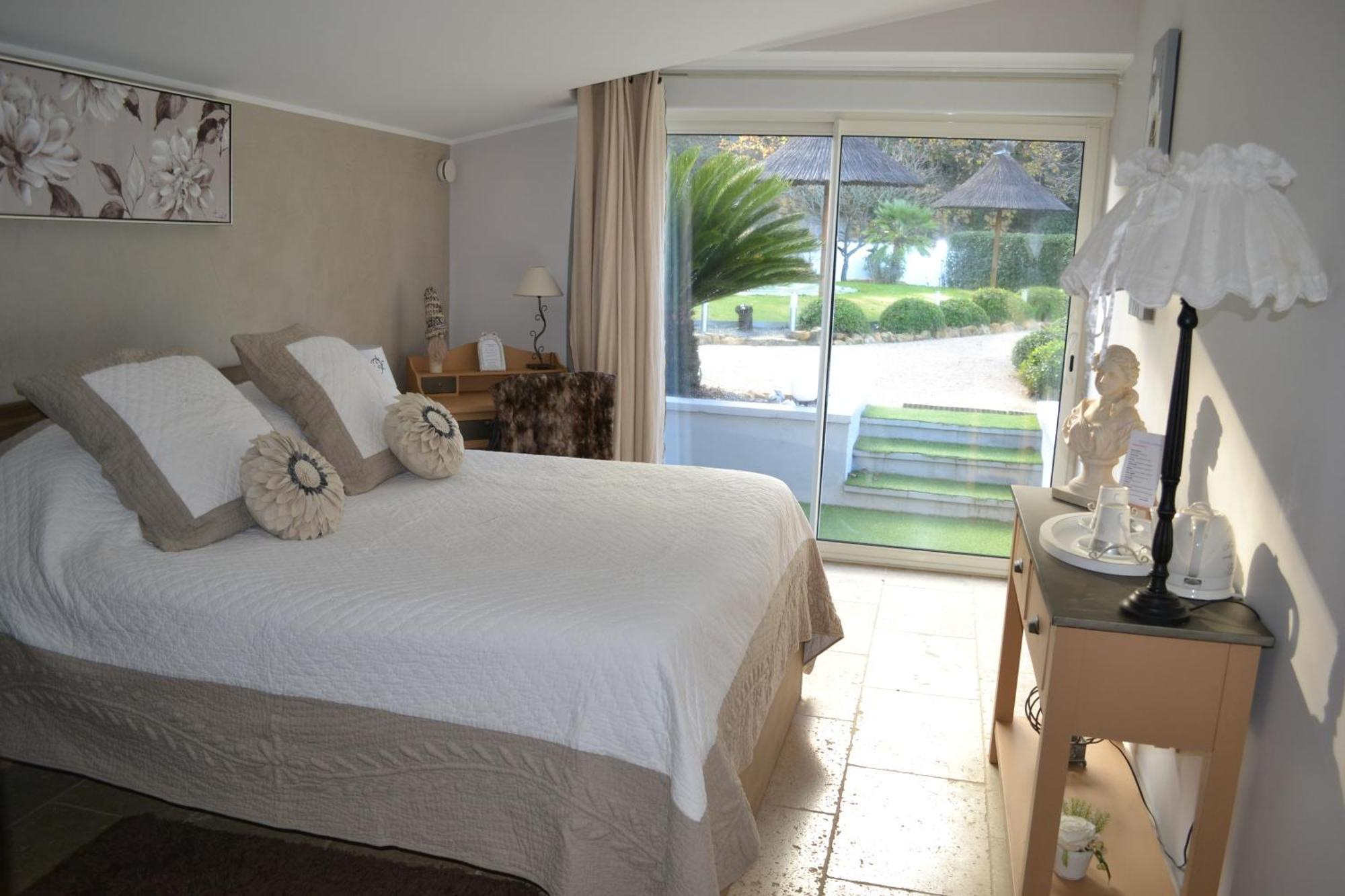 Le Refuge Bed and Breakfast Mornas Buitenkant foto
