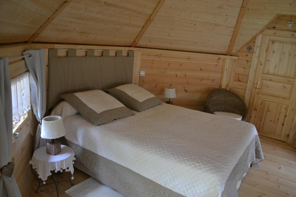 Le Refuge Bed and Breakfast Mornas Kamer foto