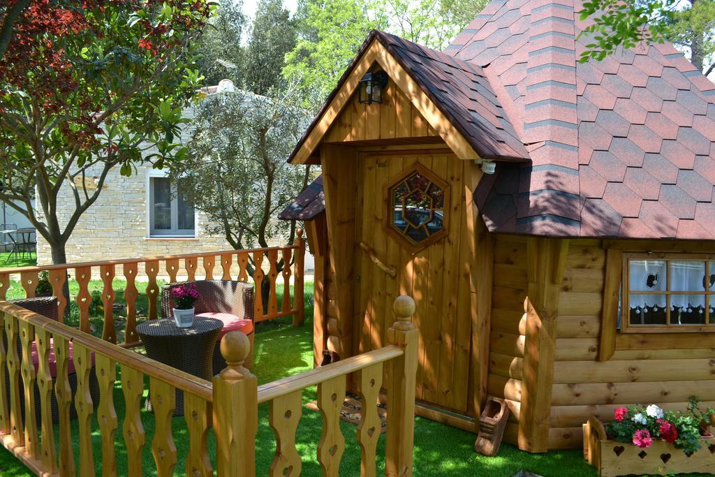 Le Refuge Bed and Breakfast Mornas Buitenkant foto