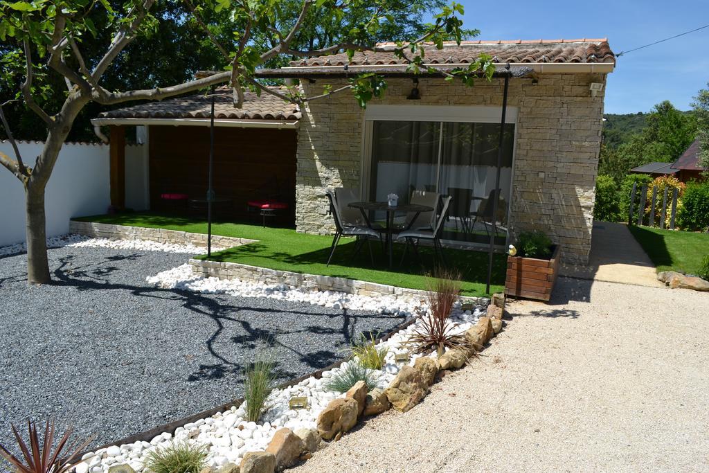 Le Refuge Bed and Breakfast Mornas Buitenkant foto