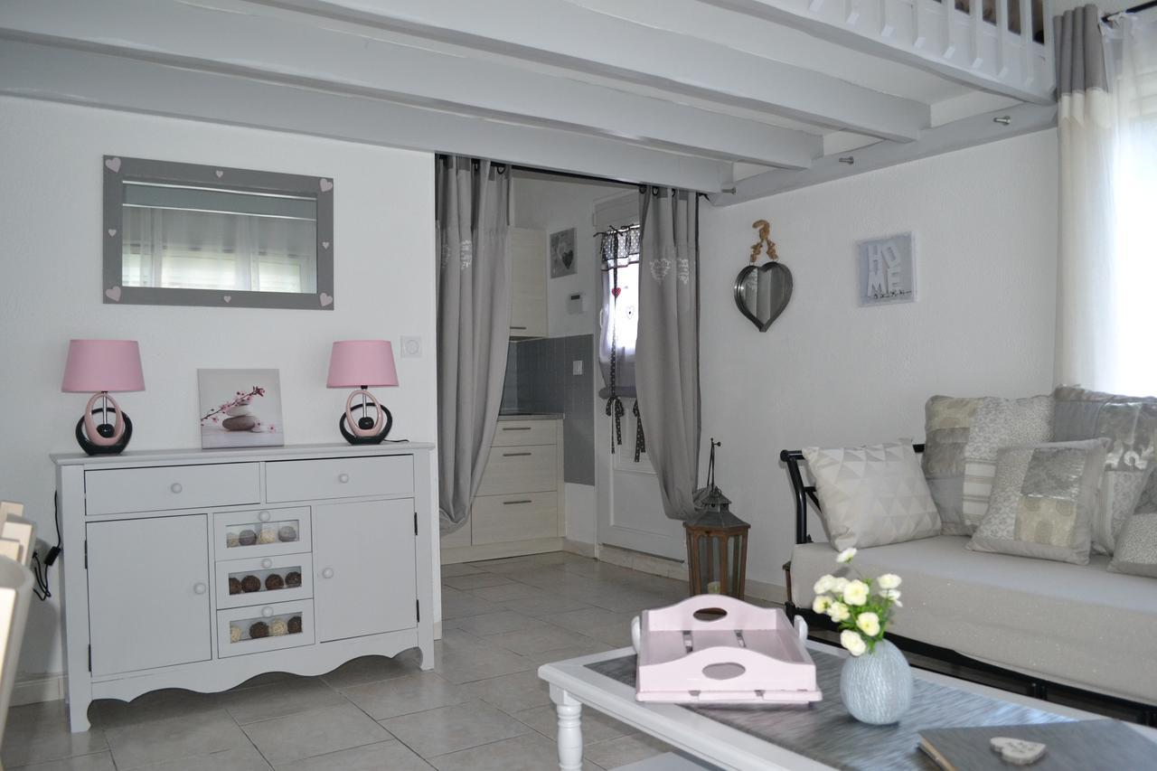 Le Refuge Bed and Breakfast Mornas Buitenkant foto