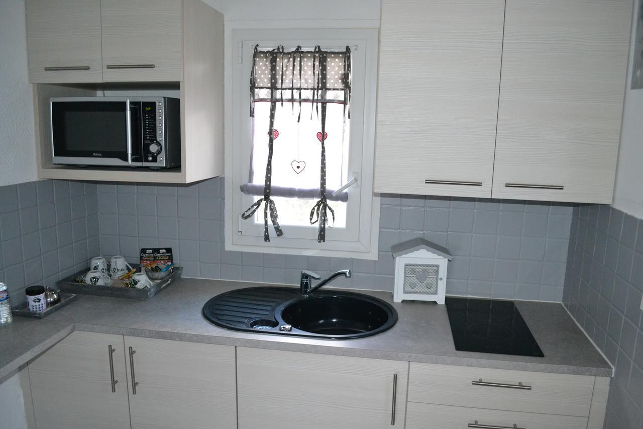 Le Refuge Bed and Breakfast Mornas Buitenkant foto